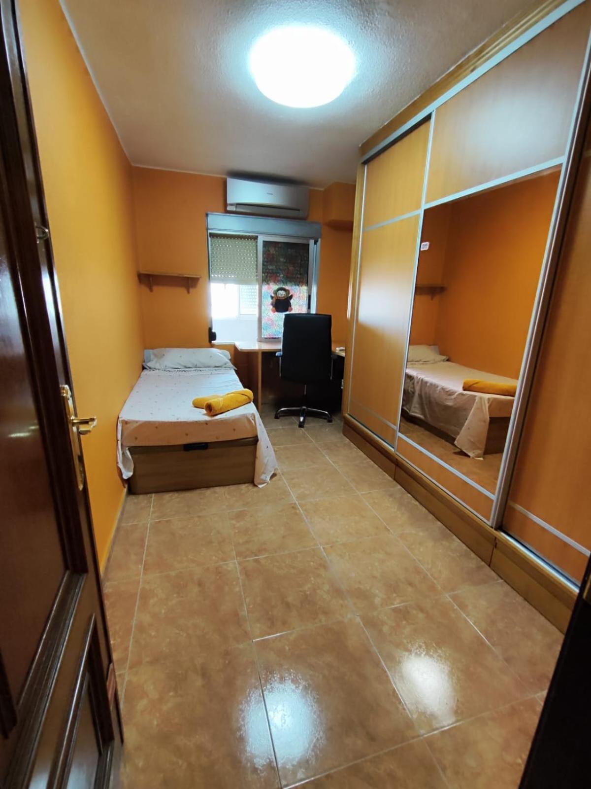 Valencia Avenida Del Puerto Private Rooms Zewnętrze zdjęcie